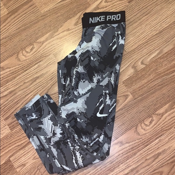 Nike Other - Girls Nike Pro Leggings size M